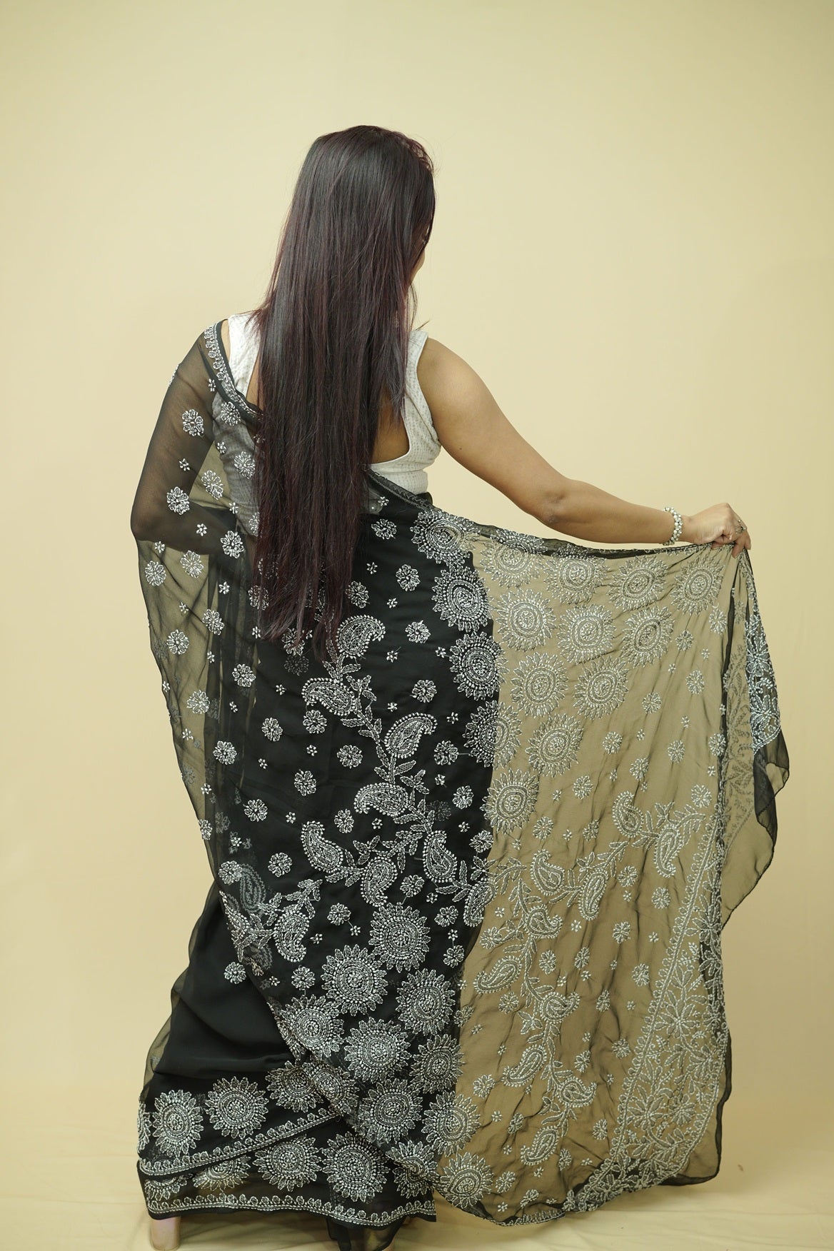 Sanya Suraj Chikankari Saree